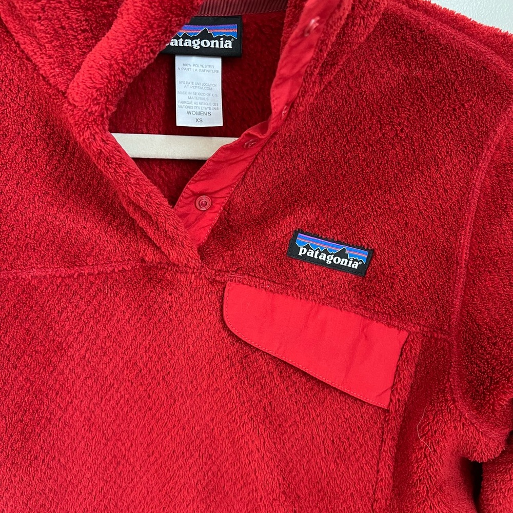 EUC Patagonia red fuzzy perfect color size XS - Picture 2 of 3